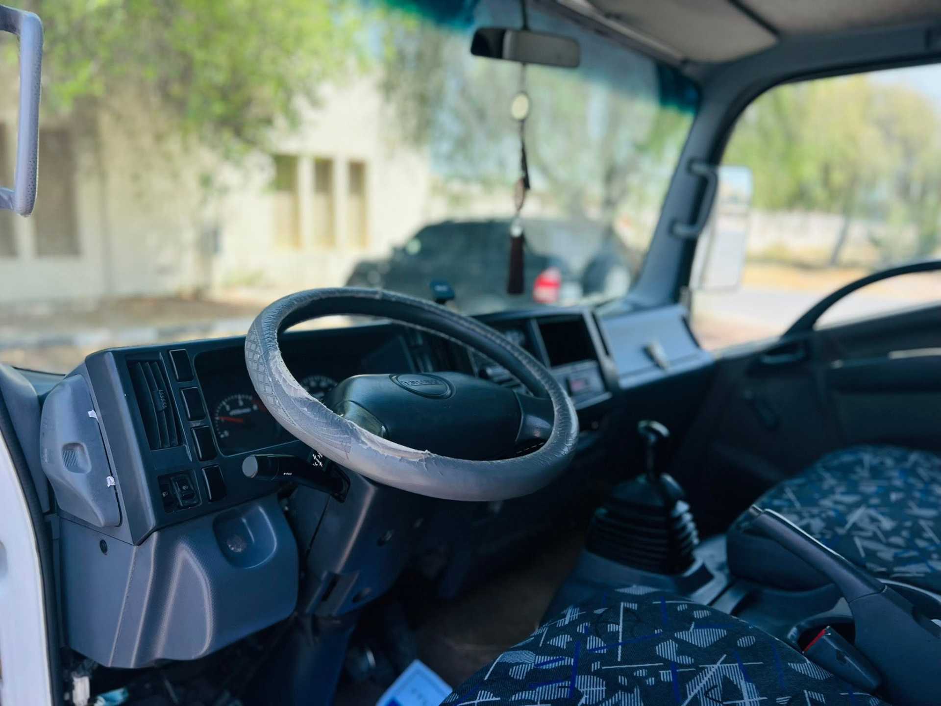 Box Isuzu 2011