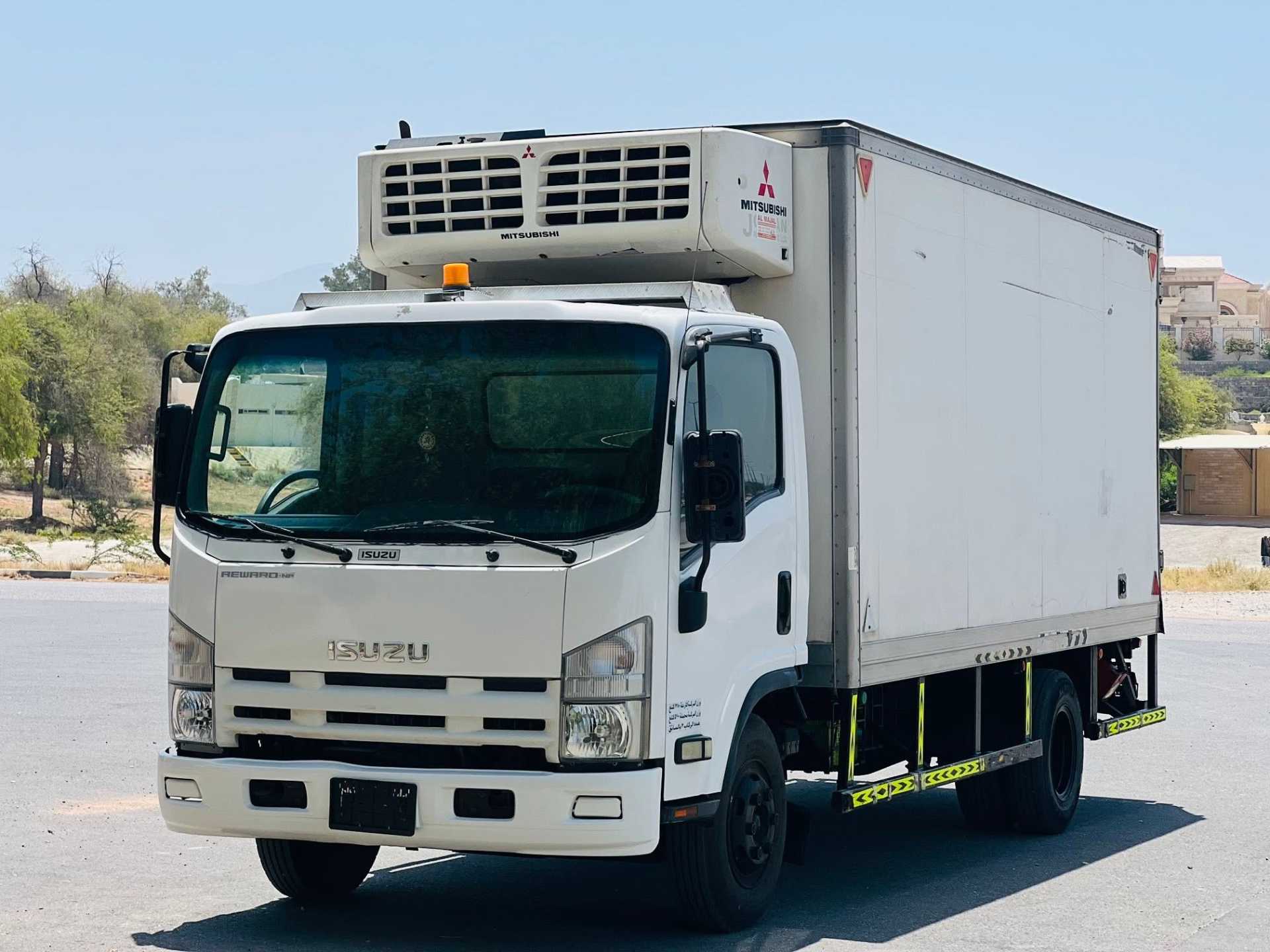 Box Isuzu 2011