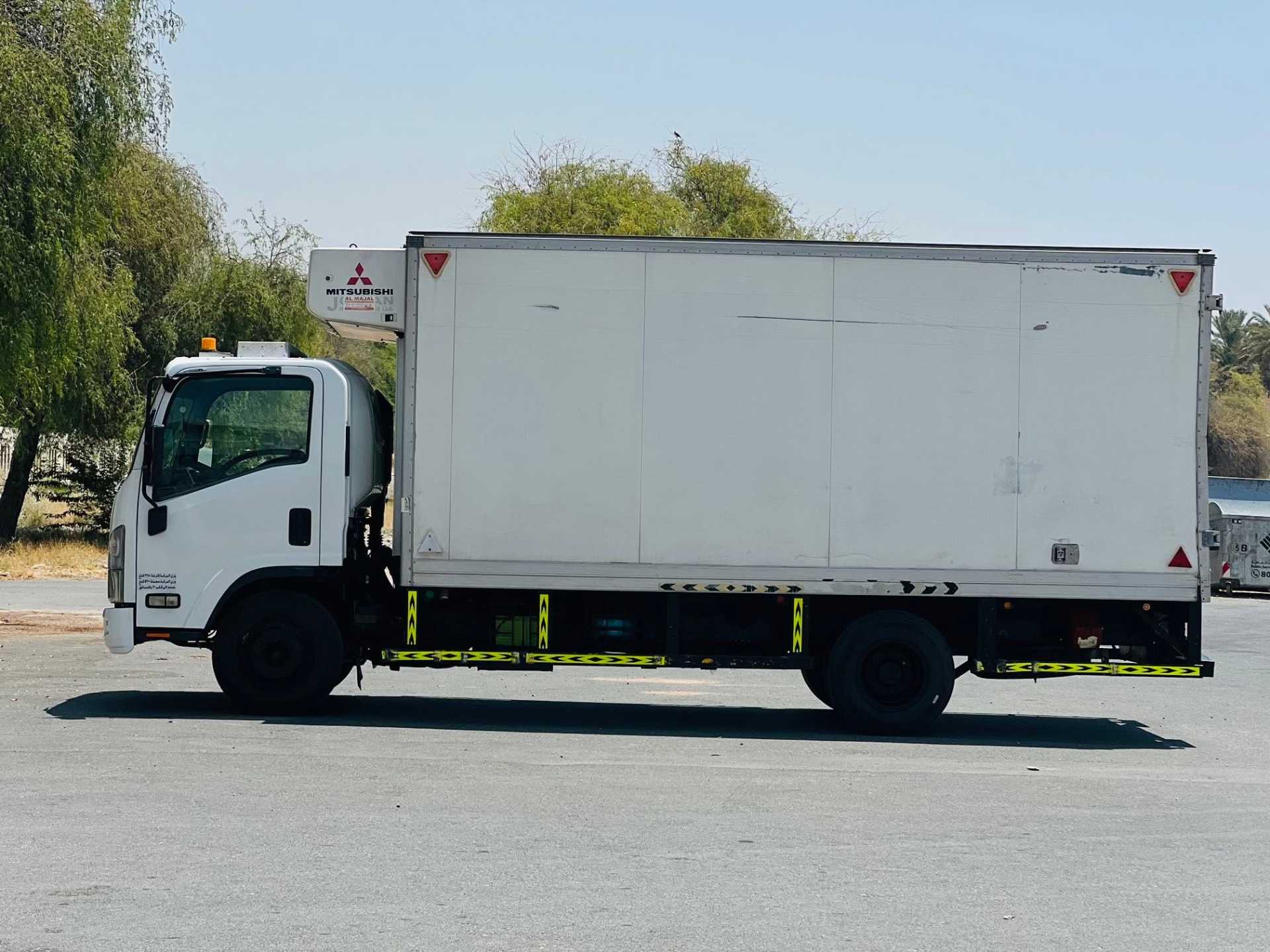 Box Isuzu 2011