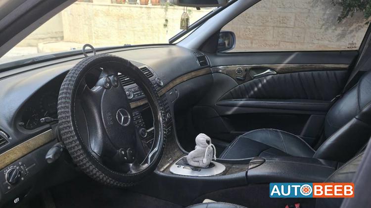 مرسيدس بنز E200 2005