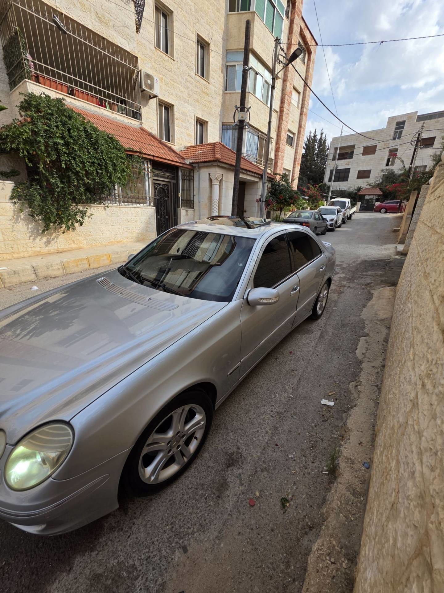 مرسيدس بنز E200 2005