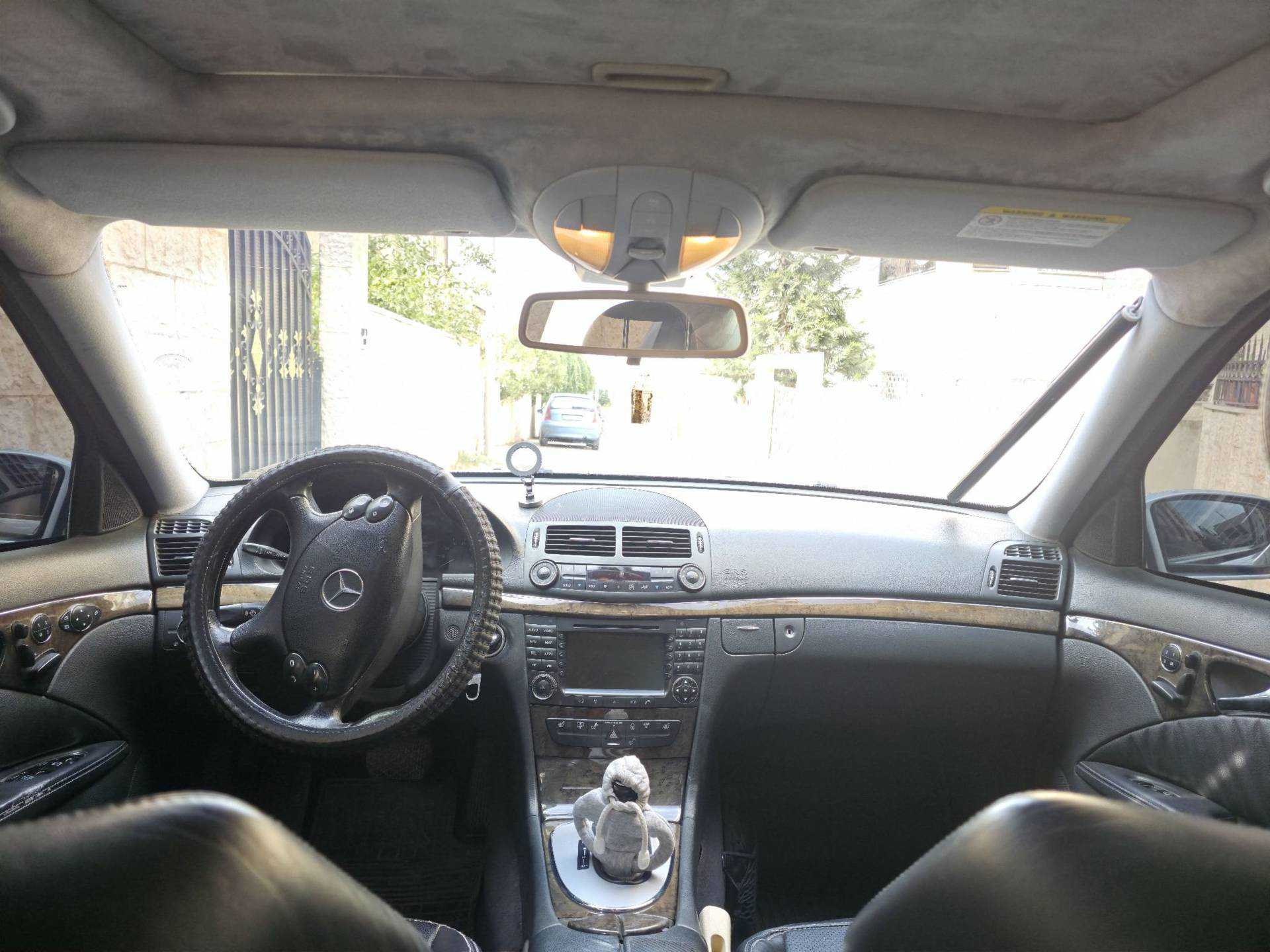 مرسيدس بنز E200 2005