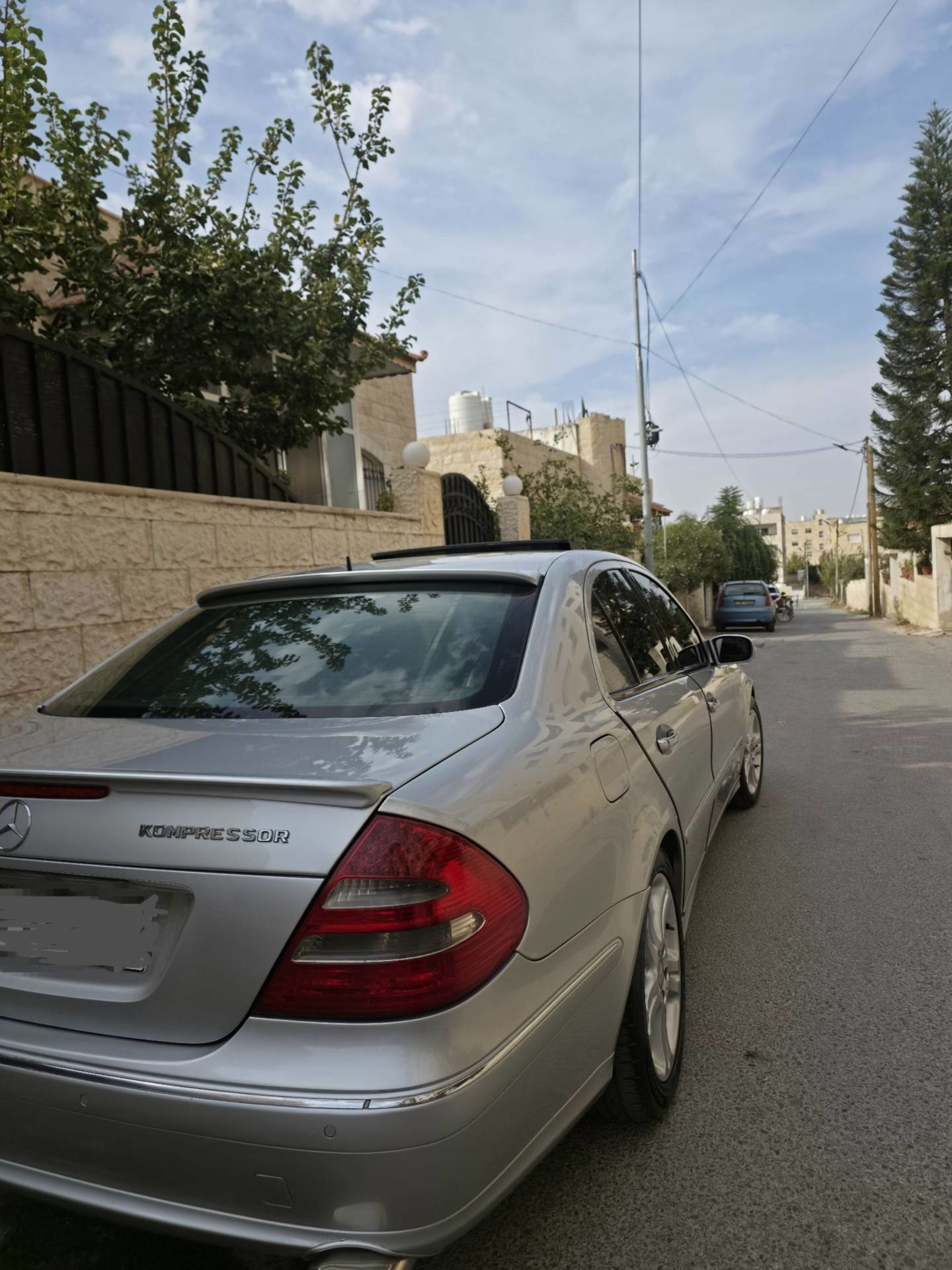 مرسيدس بنز E200 2005
