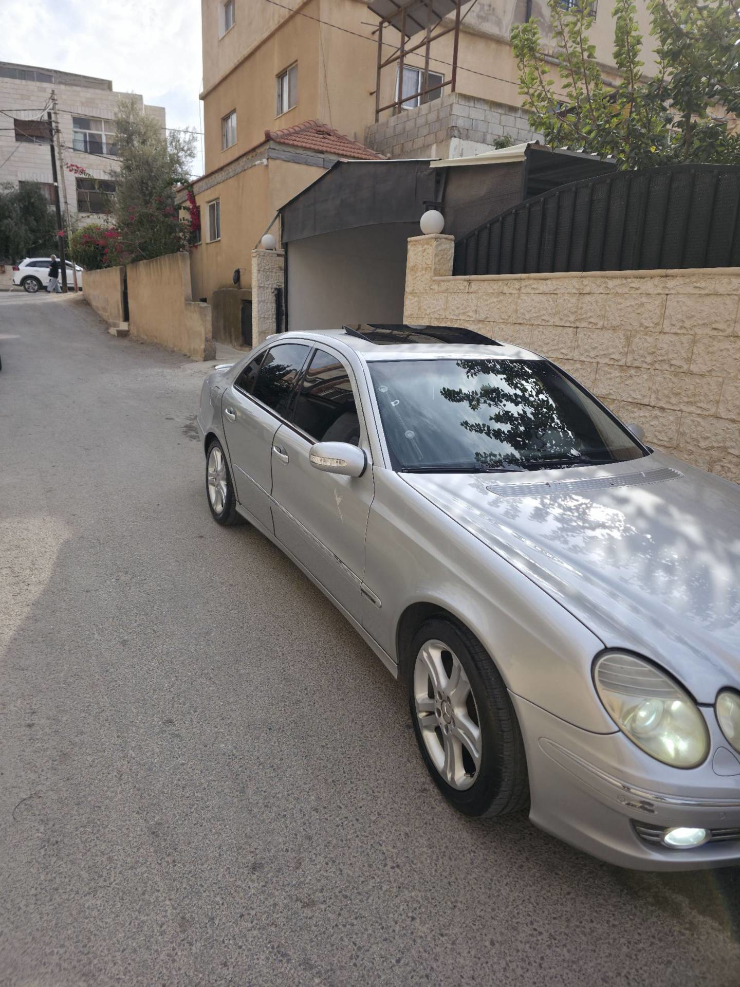 مرسيدس بنز E200 2005
