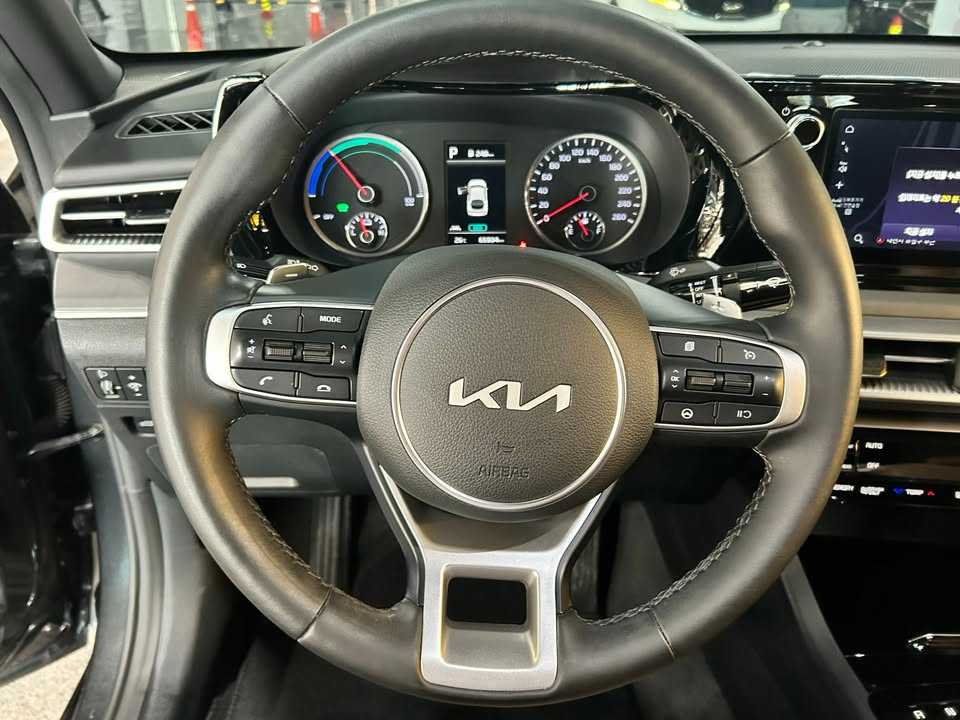 KIA K5 2023