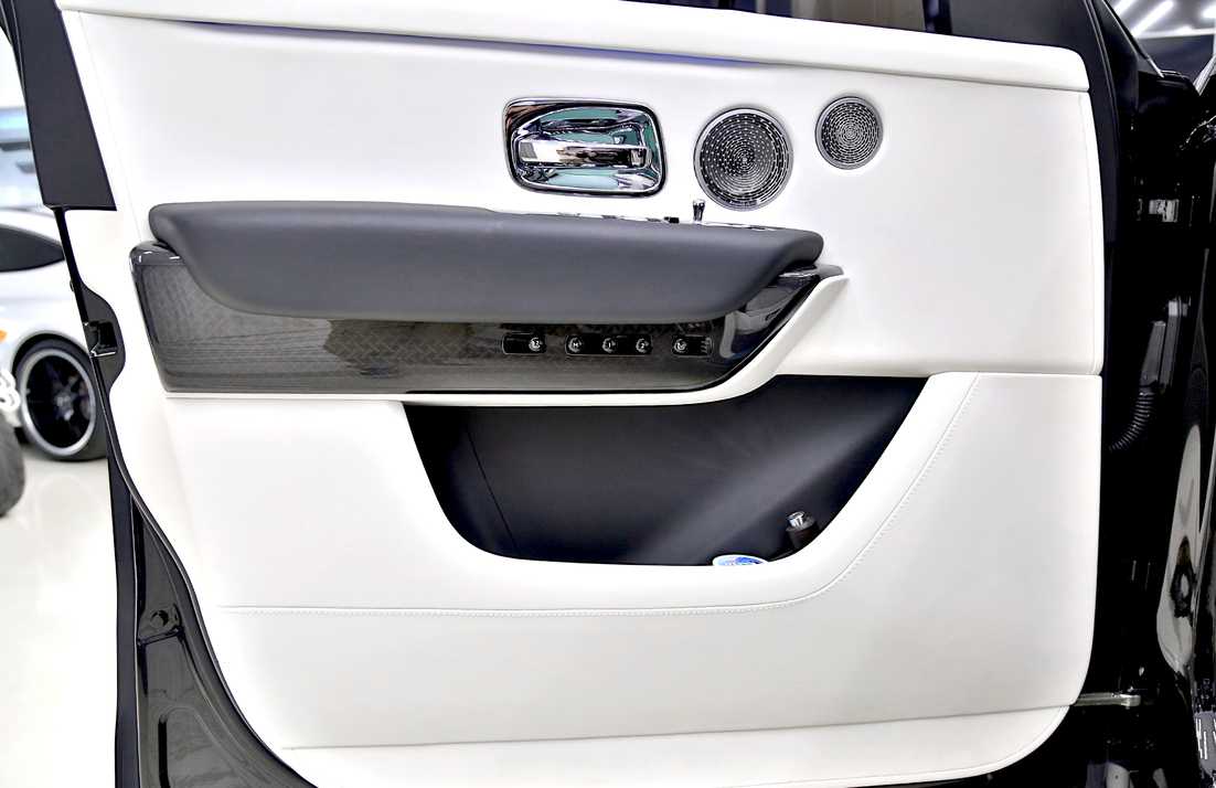Rolls Royce Cullinan 2024