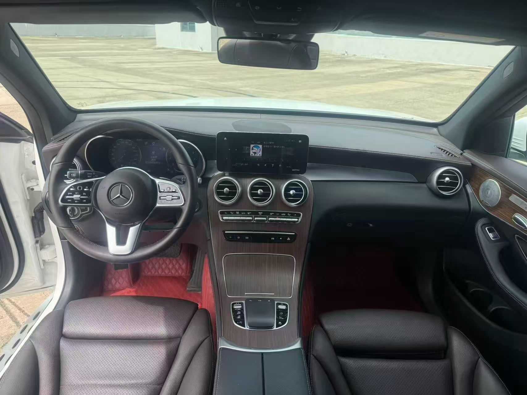 Mercedes Benz GLC300 2021