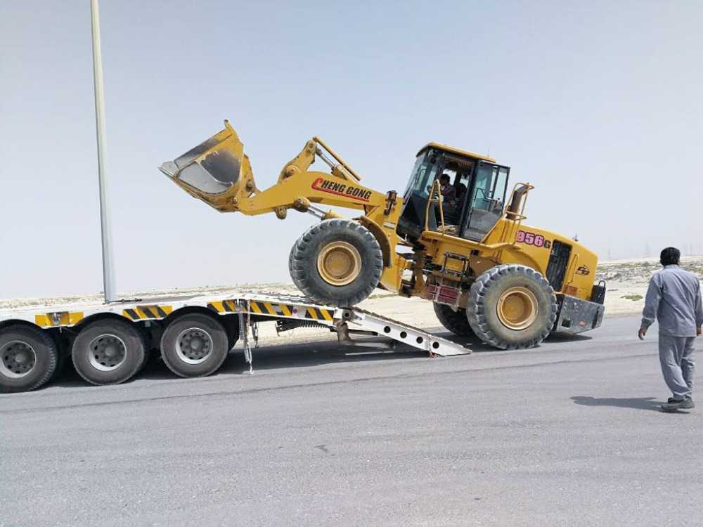 لودر - جرافة كاتربيلر 2024
